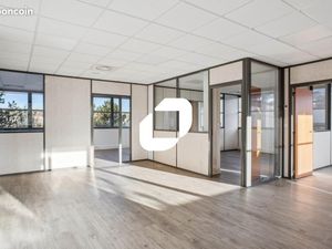 Bureau 345 m²