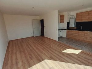 Appartement t2 51 m2 avec terrasse et parking prive
