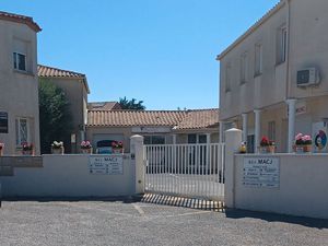 LOCATION BUREAU LOCAL PRO 22M2 (sanitaire privé Climatisation 1 plc parking) 420HT/TCHC SS