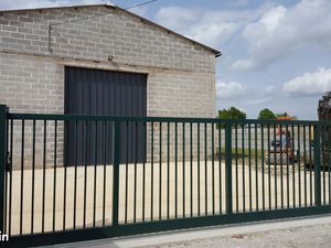 Parking fermé pour Camping Car