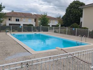 Appartement T2 au 1er avec balcon  dans résidence sécurisée avec piscine