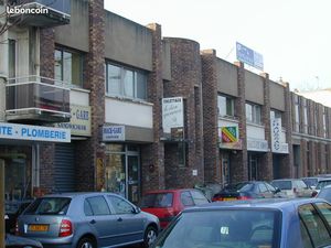 A LOUER : AU PIED de la GARE DE SARTROUVILLE ; LIBRE dès JANVIER chaque LUNDI