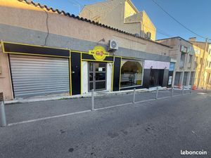 Deux fonds de commerce restauration rapide côte à côte – Fort passage lycée
