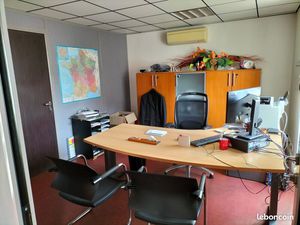 Local commercial plein centre bourg Ballon-Saint Mars