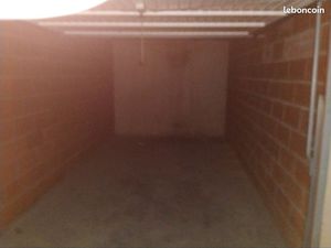Garage 13 m2 dans sous sol securise