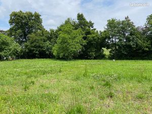 Terrain 800 m² Bourg