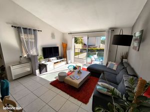 Maison individuelle – 115 m² – 4 chambres – Piscine