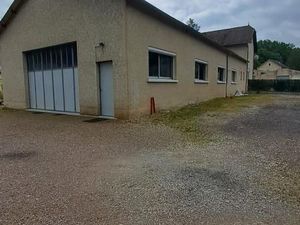 Local d'activité 245 m²