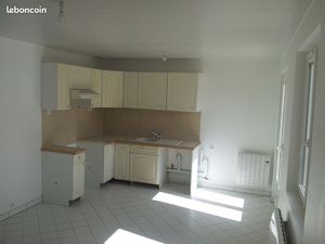 Sainte Cécile petite maison 2 pièces avec jardin