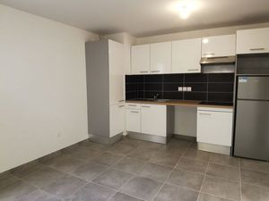 Appartement 3 pièces récent avec terrasse et parking
