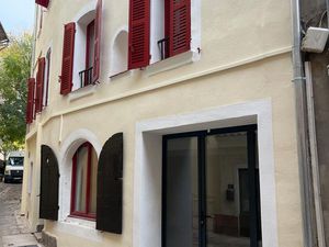 Local commercial 30 m² entièrement rénové – Réserve + sanitaires – Centre-ville La Valette