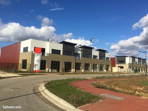 Local bureaux 1 385 m²