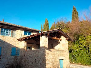 Magnifique maison en pierres meublée