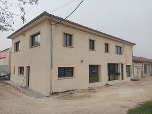 Entrepôts et bureaux professionnels