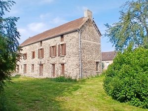 Ensemble de deux maisons en pierre