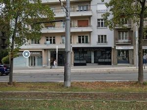 Local commercial 98 M2 grand passage