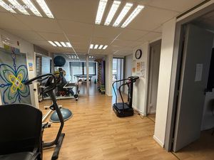 À vendre : Local commercial – 64 m² – idéal cabinet ou activités professionnelles – situé 