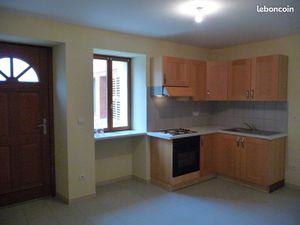 ST JULIEN-EN-GENEVOIS  Situé à 1 minute de la douane CRACHE-SORAL