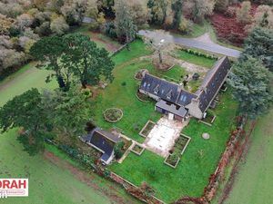 Propriété - 360m2 - 16 pièces