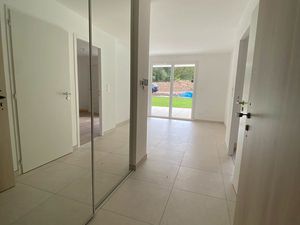 2 pièces  avec terrasse et jardin + Parkings à 5 min sortie autoroute Seynod