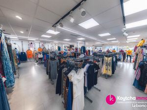 Local commercial 130 m²