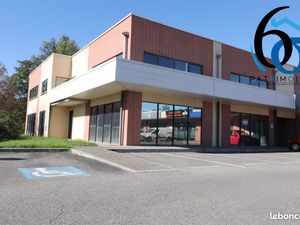 Bureaux  local commercial 279 m² Cornebarrieu