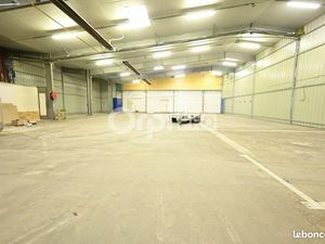 Local d'activité 723 m²