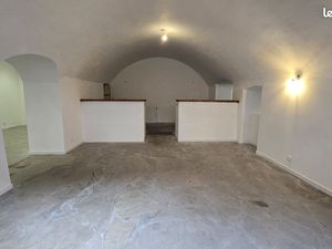 Local commercial vide