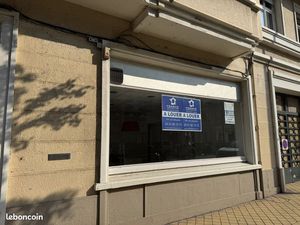 Local 241 m² Calais