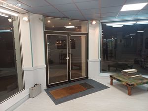 Mur commerciaux 104m2 + 30m2