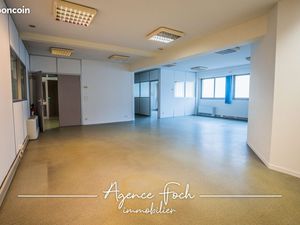 Local 822 m² Tarbes