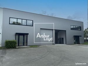 Local industriel 450 m²