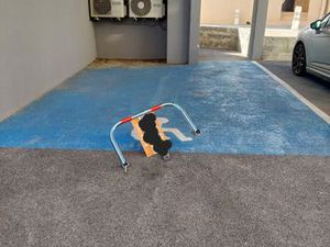 Place de moto couverte à louer sur la Farlède