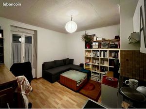 T2 lumineux dans petit collectif à Trentemoult