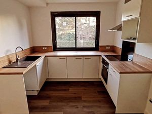 Appartement T4 dans une maison rénovée proche centre Saint Simon