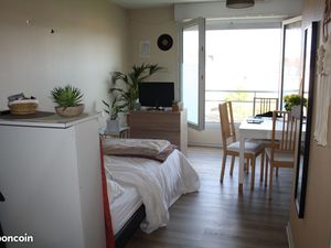 Studio 25m2 parking entre FAC et centre ville poitiers