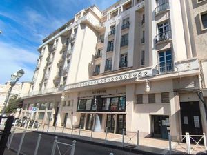 Cave Toulon proche Liberté