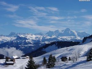 A vendre  une place de parking couverte  résidence Le Rovagne  Mieussy