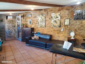 Appartement et locaux commerciaux