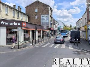 Local commercial 140 m²