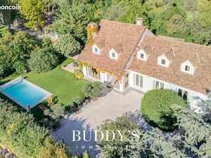 Maison 8 pièces 222 m²