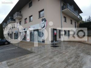 Local commercial 180 m²