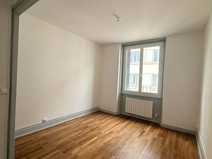 T2 rénové – dernier étage – traversant – lyon 7 jean macé