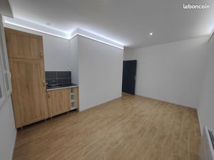 Bureau dans cabinet pluridisciplinaire