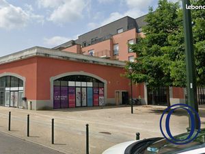 Local 142 m² Corbeil-Essonnes