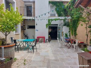 Gîte adapté tous handicaps  aux normes  deux appartements Puisserguier 550 000