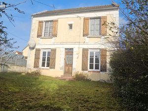 Maison ancienne avec beau potentiel