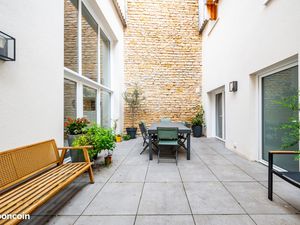 Maison 10 pièces 255 m²