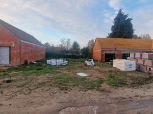 Larchant  charmant village situé en lisière de forêt  ( Autoroute A6 à 10mn en voiture  Ga
