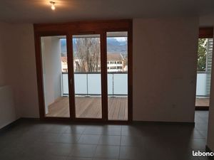 Location appartement récent T3 67m² Voiron centre